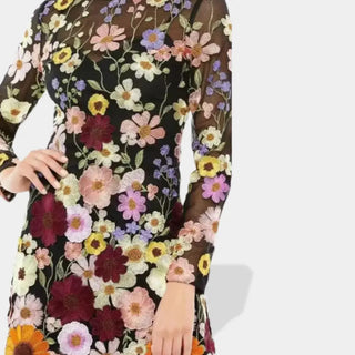 Vestido mini con flores bordadas – Augusta