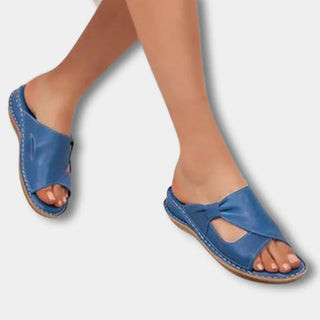 Sandalias cruzadas con costuras visibles – Georgina