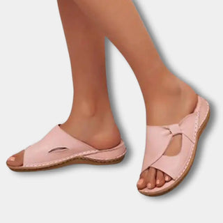 Sandalias cruzadas con costuras visibles – Georgina