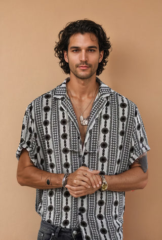 Camisa estampada de corte relajado para hombre – Booth