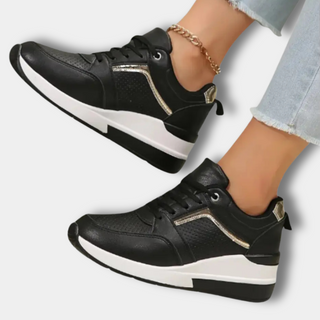 Zapatillas negras detalle dorado Mujer - Teresa