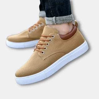 Zapatillas urbanas con cordones contrastantes – Chadwick