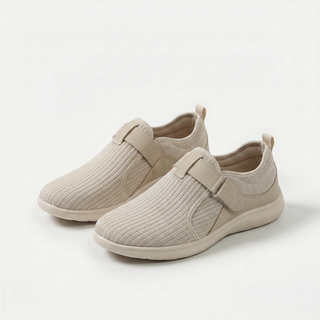 Encarna | Zapatillas de Horma Ancha con Cierre de Velcro para Mujer