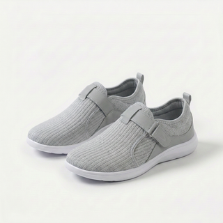 Encarna | Zapatillas de Horma Ancha con Cierre de Velcro para Mujer