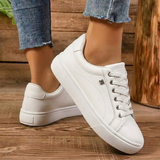 Marveline | Zapatilla Blanca con Suela Flexible para Mujer