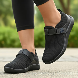 Encarna | Zapatillas de Horma Ancha con Cierre de Velcro para Mujer