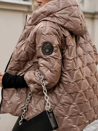 Suzy | Chaqueta Acolchada con Capucha y Patrón de Rombos para Mujer
