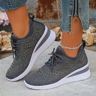Delphine | Zapatillas con Soporte de Talón y Detalles en Strass para Mujer