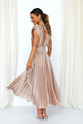Vestido plisado con escote profundo – Wendy