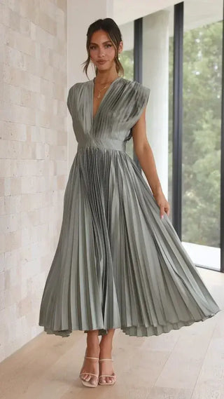 Vestido plisado con escote profundo – Wendy