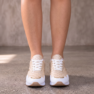 Sorcha | Zapatillas de Mujer a Cuadros con Cordones y Detalles de Corazones