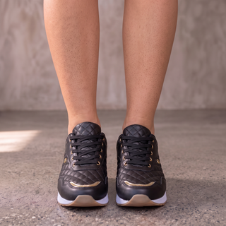 Sorcha | Zapatillas de Mujer a Cuadros con Cordones y Detalles de Corazones