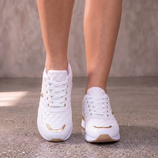 Sorcha | Zapatillas de Mujer a Cuadros con Cordones y Detalles de Corazones