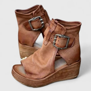 Zaida | Sandalias de Cuña con Hebillas Metálicas para Mujer