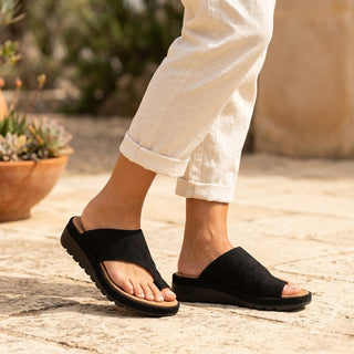 Mireia | Chanclas de Dedo con Cuña y Suela Antideslizante para Mujer