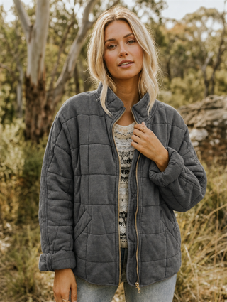 Sylvan | Chaqueta acolchada para mujer con cuello alto y cierre frontal de cremallera